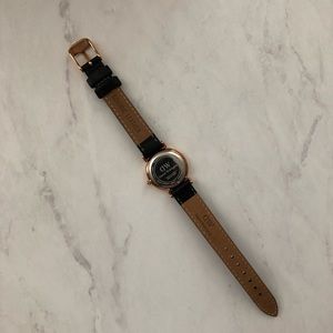 Daniel Wellington Accessories - Daniel Wellington Ladies Watch Daniel Wellington Accessories - Daniel Wellington Ladies Watch